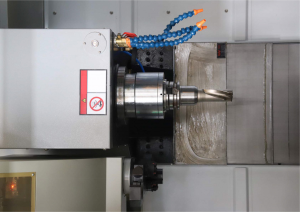 KDVM1370L Вертикальный многоцелевой станок