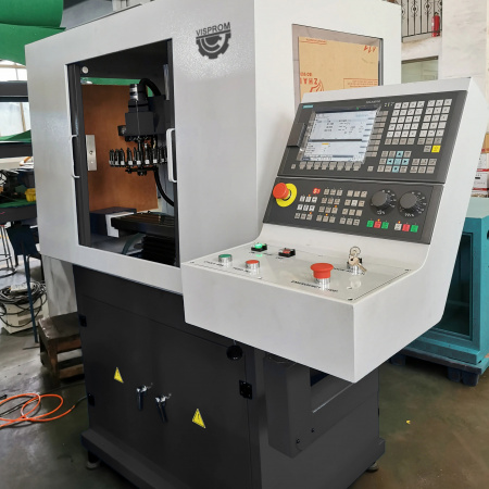 Фрезерный станок с ЧПУ SP2215A